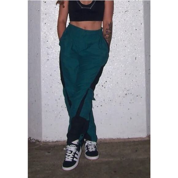 Free People FP Movement Mesmerize Me Colorblock Cargo Pants Size S Spruced Up - Picture 16 of 16